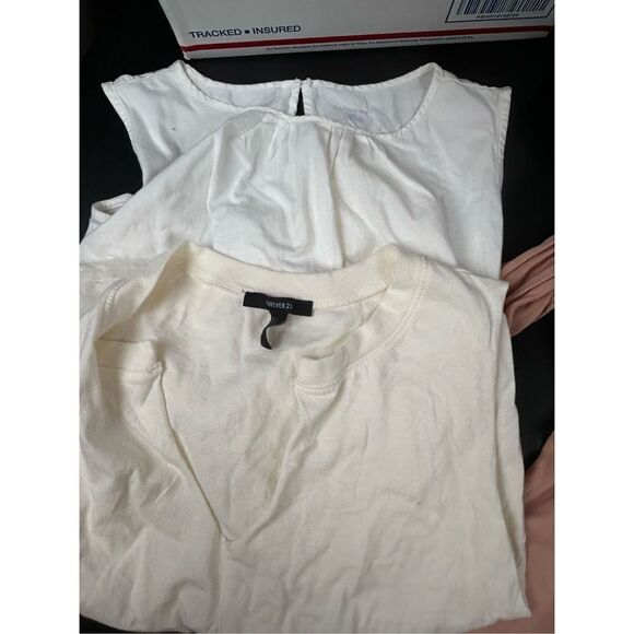 CLEARaNCE BOX 4342, juniors size Small - Forever 21 box lot - shorts, sweatshirt - Picture 5 of 8